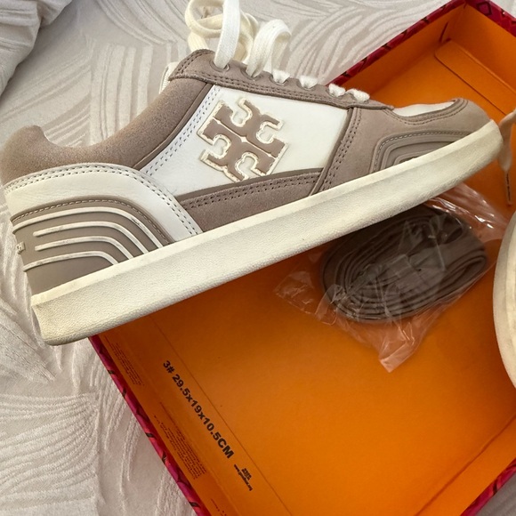 Tory Burch Clover Court Sneakers - Picture 4 of 8